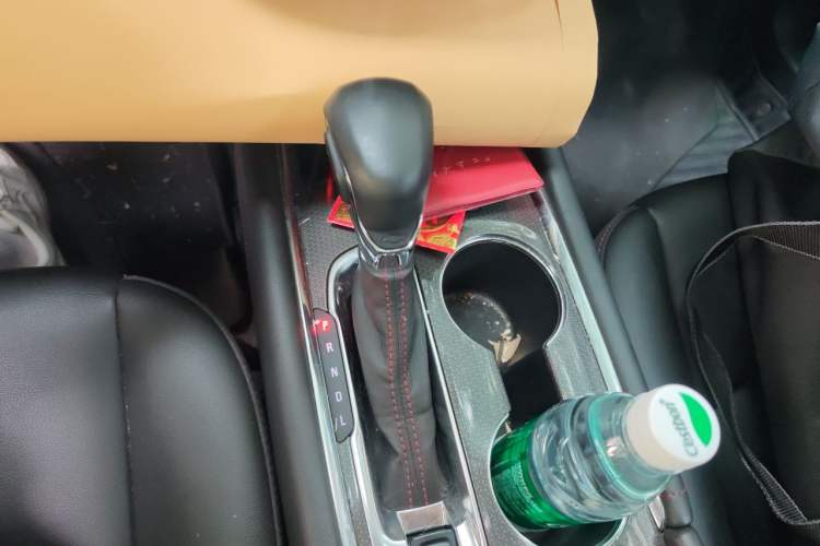 Used Chevrolet Malibu XL 2022 Redline 550T Automatic Sport Edition Gear Lever