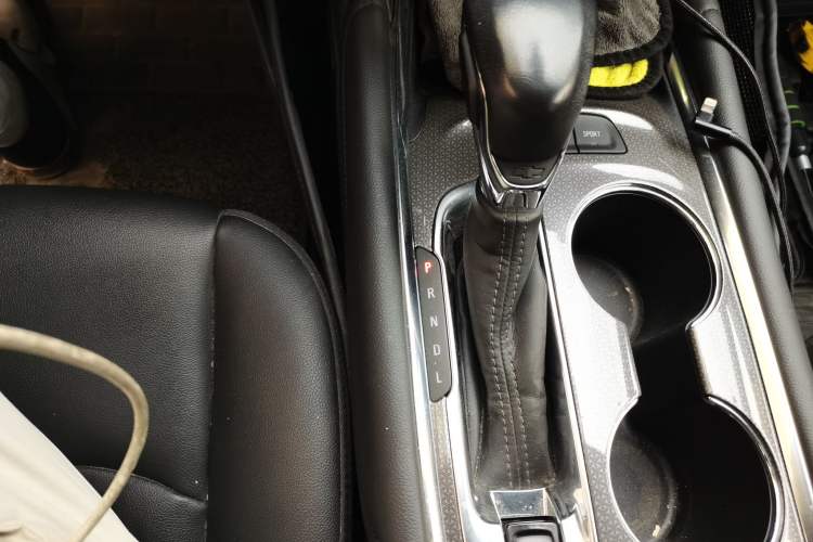 Used Chevrolet Malibu XL 2022 535T Automatic Sport Edition Gear Lever