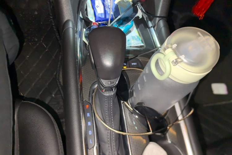 Used Chevrolet Malibu XL 2022 535T Automatic Sport Edition Gear Lever