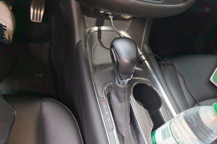 Used Chevrolet Malibu XL 2022 535T Automatic Sport Edition Gear Lever
