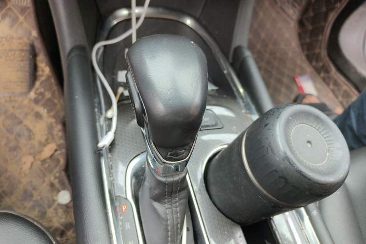 Used Chevrolet Malibu XL 2022 535T Automatic Sport Edition Gear Lever