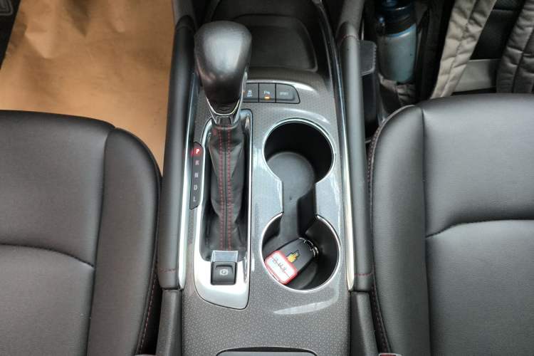 Used Chevrolet Malibu XL 2022 Redline 550T Automatic Sport Edition Gear Lever