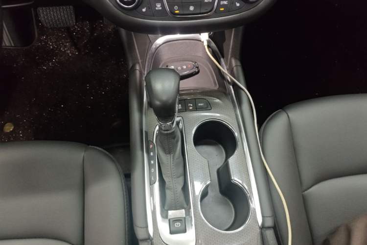 Used Chevrolet Malibu XL 2022 535T Automatic RuiLian Edition Gear Lever