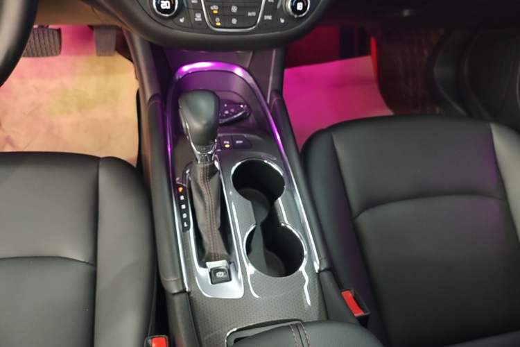 Used Chevrolet Malibu XL 2022 Redline 550T Automatic Sport Edition Gear Lever