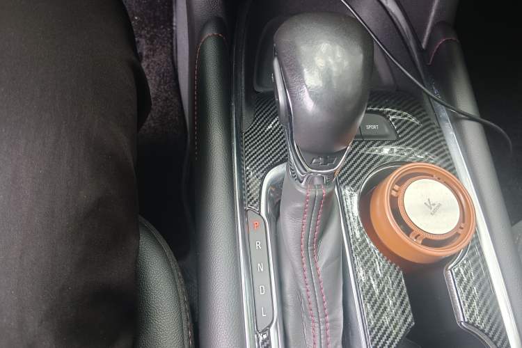 Used Chevrolet Malibu XL 2022 Redline 550T Automatic Sport Edition Gear Lever