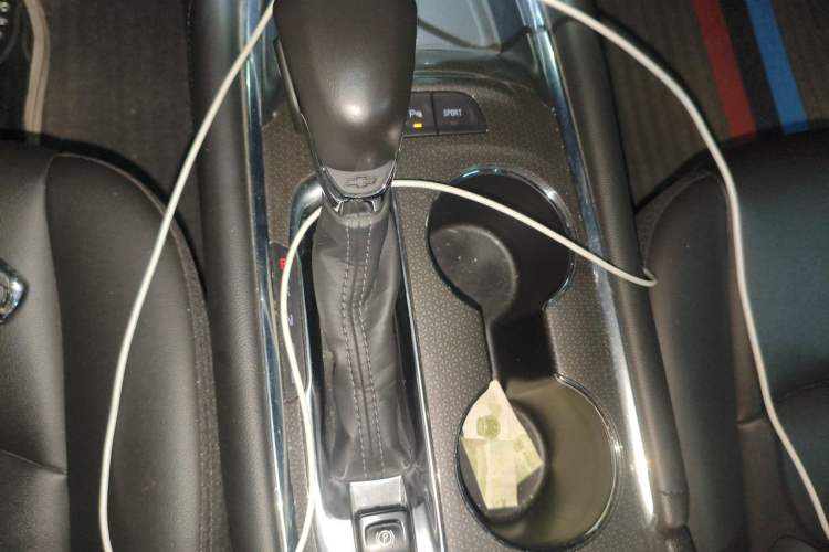 Used Chevrolet Malibu XL 2022 535T Automatic Sport Edition Gear Lever