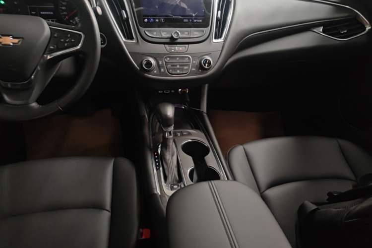 Used Chevrolet Malibu XL 2022 535T Automatic Sport Edition Gear Lever