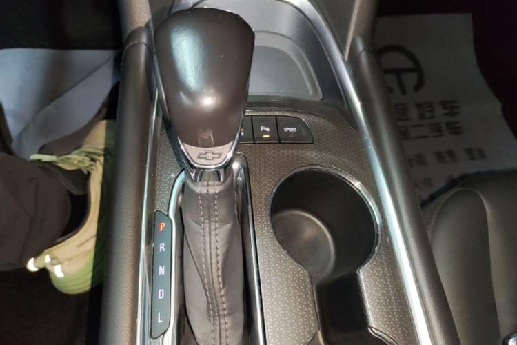 Used Chevrolet Malibu XL 2022 535T Automatic Sport Edition Gear Lever