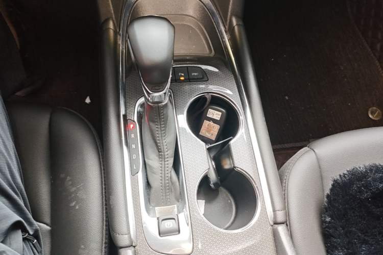 Used Chevrolet Malibu XL 2022 535T Automatic Sport Edition Gear Lever