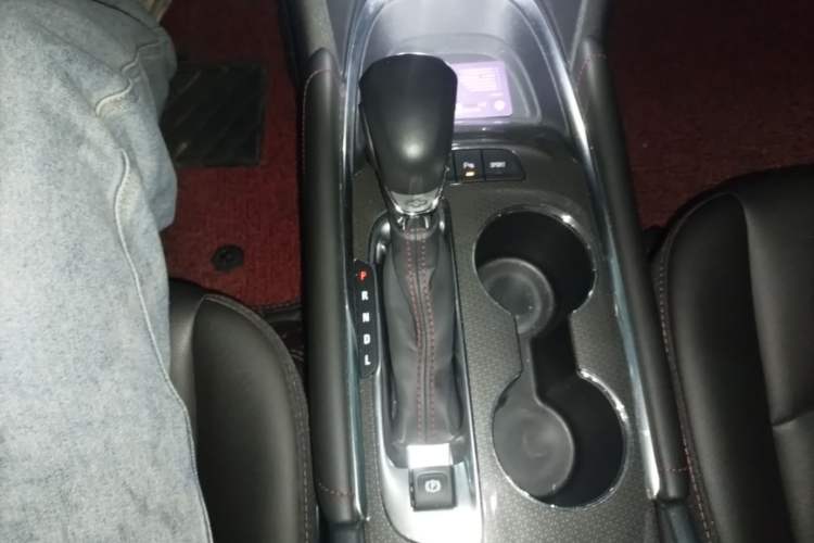Used Chevrolet Malibu XL 2022 Redline 550T Automatic Sport Edition Gear Lever