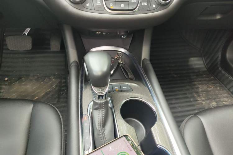 Used Chevrolet Malibu XL 2022 535T Automatic Sport Edition Gear Lever