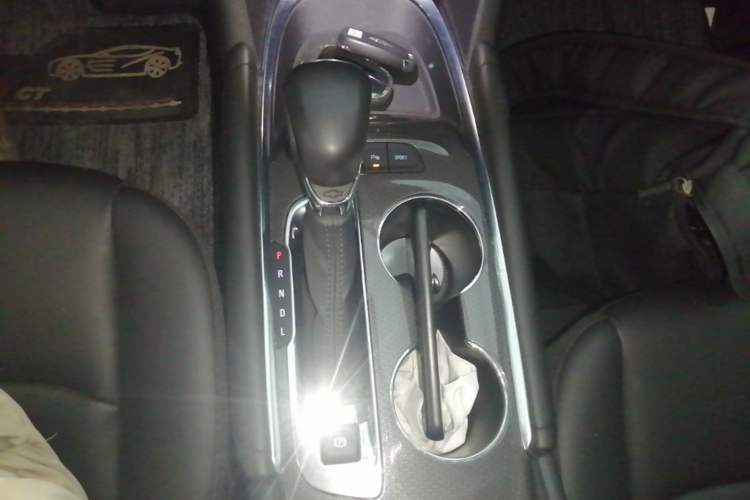 Used Chevrolet Malibu XL 2022 535T Automatic Sport Edition Gear Lever