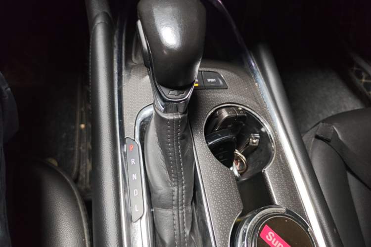 Used Chevrolet Malibu XL 2022 535T Automatic Sport Edition Gear Lever