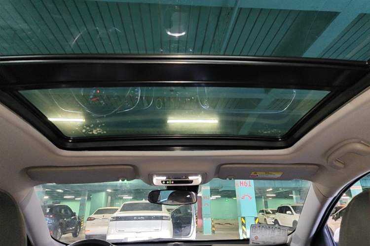 Used Chevrolet Malibu XL 2022 535T Automatic Sport Edition Headliner