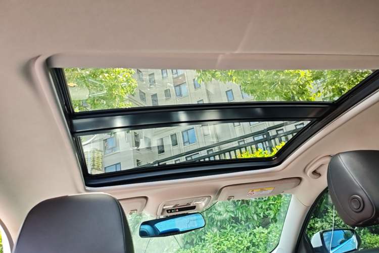 Used Chevrolet Malibu XL 2022 535T Automatic Sport Edition Headliner