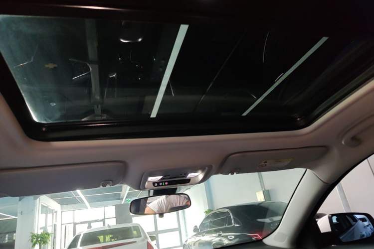 Used Chevrolet Malibu XL 2022 535T Automatic Sport Edition Headliner