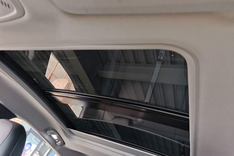 Used Chevrolet Malibu XL 2022 535T Automatic Sport Edition Headliner