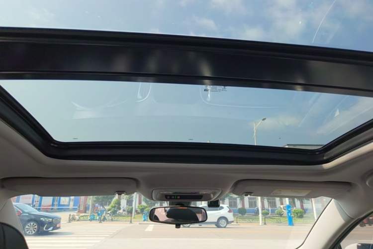 Used Chevrolet Malibu XL 2022 535T Automatic Sport Edition Headliner