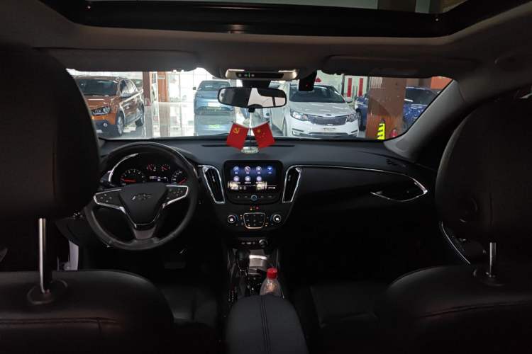 Used Chevrolet Malibu XL 2022 535T Automatic Sport Edition Headliner
