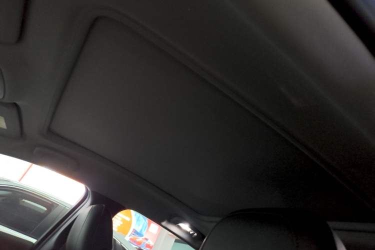 Used Chevrolet Malibu XL 2022 535T Automatic Sport Edition Headliner