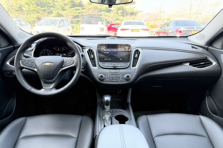 Used Chevrolet Malibu XL 2022 535T Automatic Sport Edition Interior 2