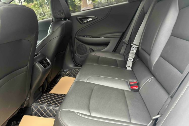 Used Chevrolet Malibu XL 2022 535T Automatic Sport Edition Interior 2
