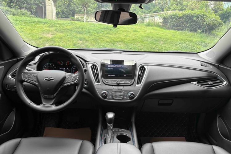 Used Chevrolet Malibu XL 2022 535T Automatic Sport Edition Interior 3