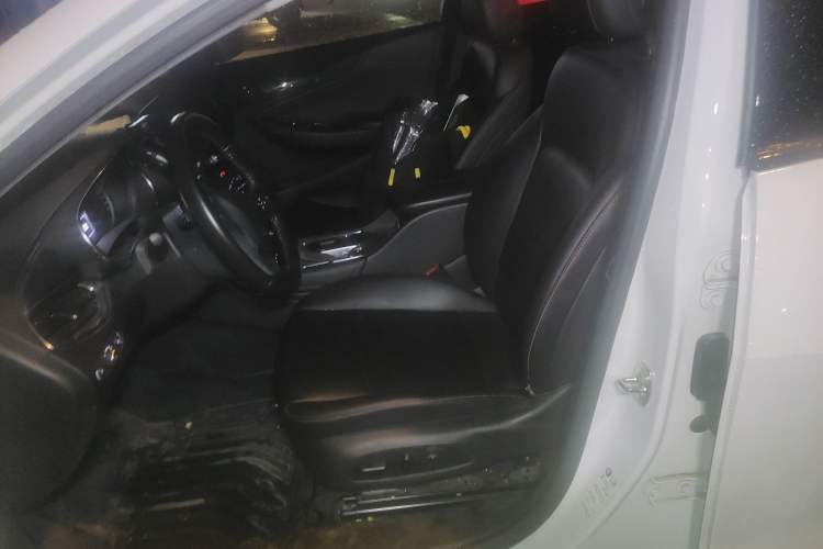 Used Chevrolet Malibu XL 2022 Redline 550T Automatic Sport Edition Left Front Seat