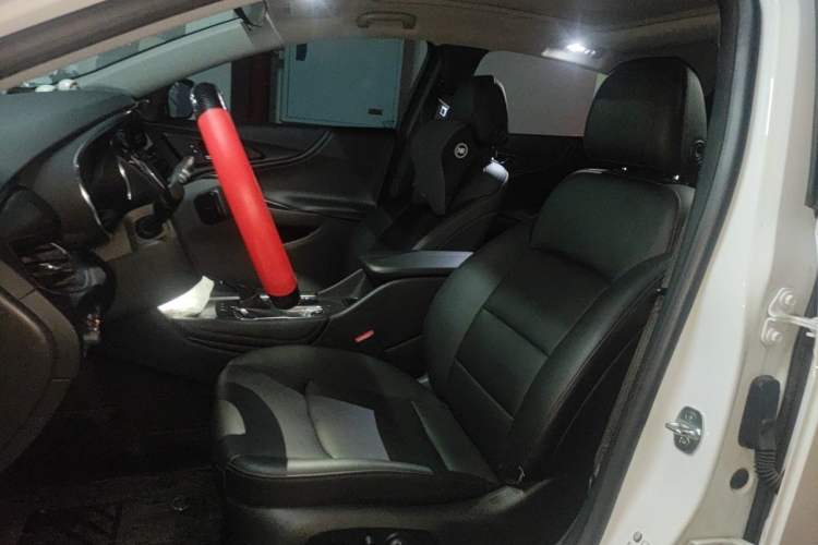 Used Chevrolet Malibu XL 2022 535T Automatic Sport Edition Left Front Seat