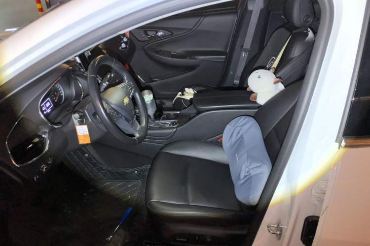 Used Chevrolet Malibu XL 2022 535T Automatic Sport Edition Left Front Seat