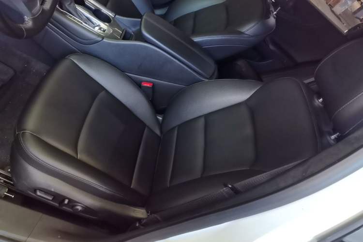 Used Chevrolet Malibu XL 2022 535T Automatic Sport Edition Left Front Seat