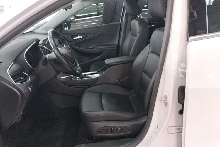 Used Chevrolet Malibu XL 2022 535T Automatic Sport Edition Left Front Seat