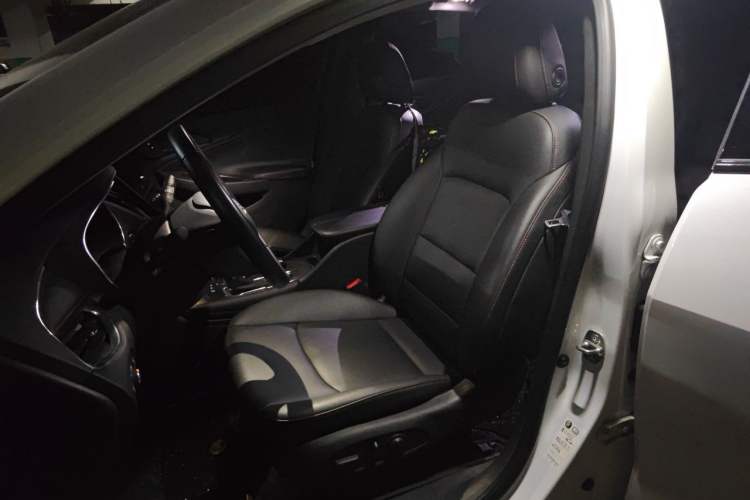 Used Chevrolet Malibu XL 2022 Redline 550T Automatic Sport Edition Left Front Seat