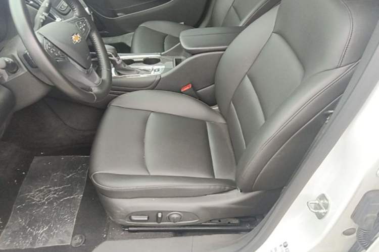 Used Chevrolet Malibu XL 2022 535T Automatic Sport Edition Left Front Seat