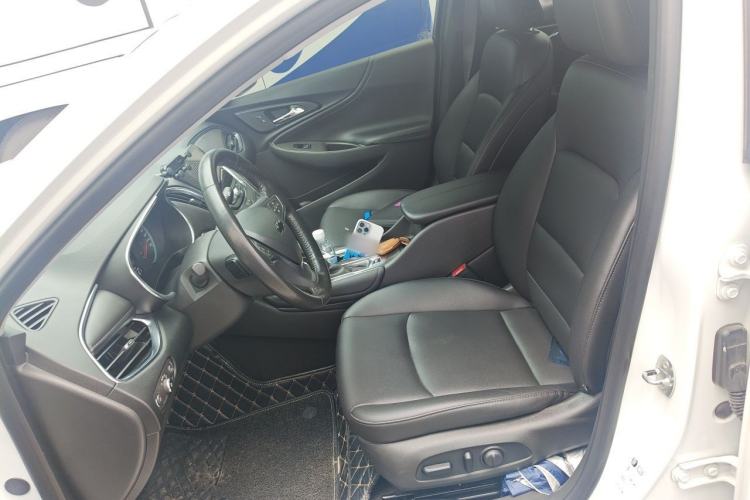 Used Chevrolet Malibu XL 2022 535T Automatic Sport Edition Left Front Seat