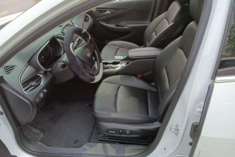 Used Chevrolet Malibu XL 2022 535T Automatic Sport Edition Left Front Seat