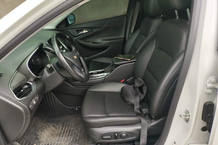 Used Chevrolet Malibu XL 2022 535T Automatic Sport Edition Left Front Seat