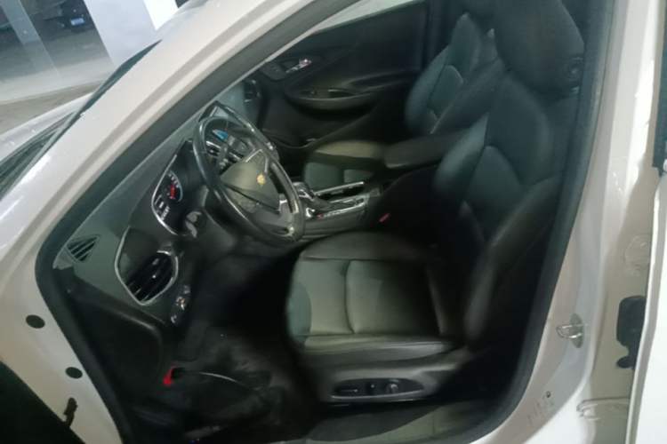 Used Chevrolet Malibu XL 2022 535T Automatic Sport Edition Left Front Seat