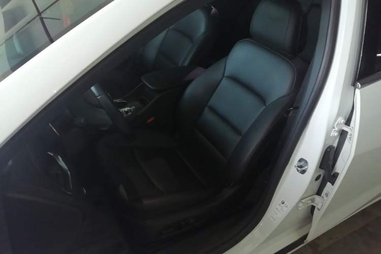 Used Chevrolet Malibu XL 2022 535T Automatic Sport Edition Left Front Seat