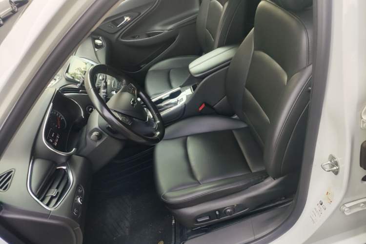 Used Chevrolet Malibu XL 2022 535T Automatic Sport Edition Left Front Seat
