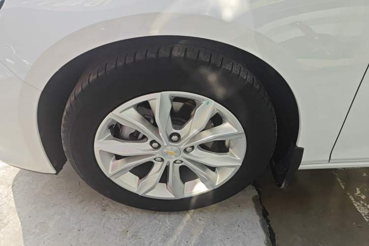 Used Chevrolet Malibu XL 2022 535T Automatic Sport Edition Left Front Wheel Hub