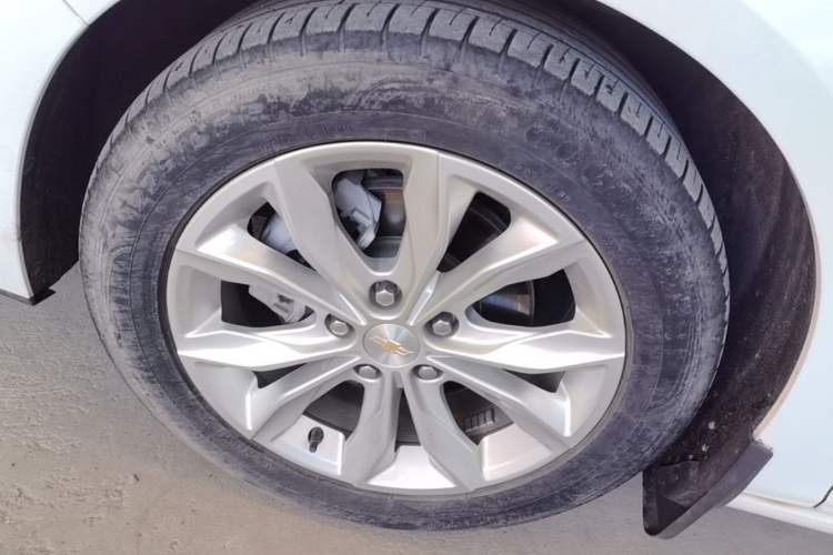 Used Chevrolet Malibu XL 2022 535T Automatic Sport Edition Left Front Wheel Hub