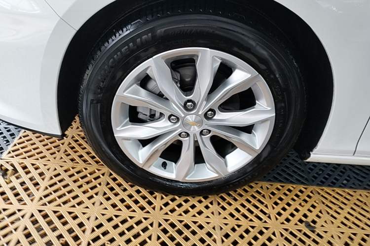 Used Chevrolet Malibu XL 2022 535T Automatic Sport Edition Left Front Wheel Hub