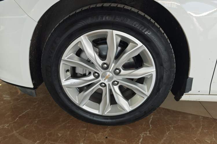 Used Chevrolet Malibu XL 2022 535T Automatic Sport Edition Left Front Wheel Hub