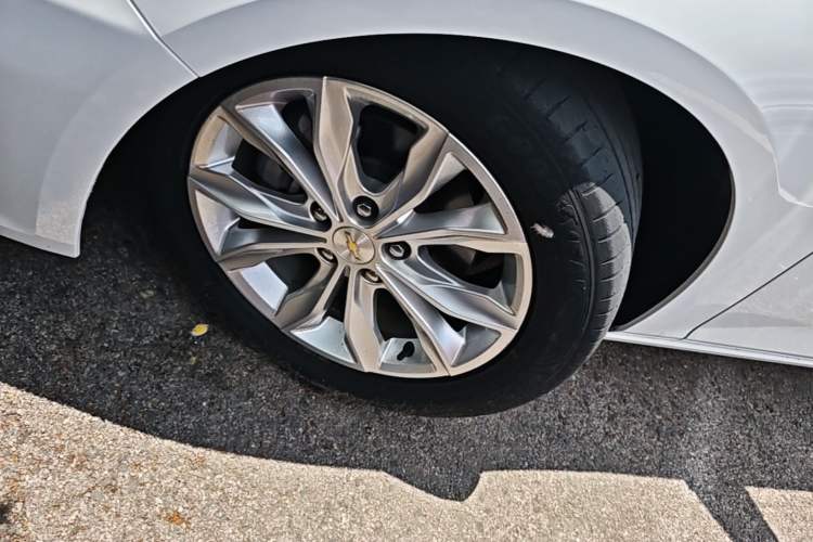 Used Chevrolet Malibu XL 2022 535T Automatic Sport Edition Left Front Wheel Hub