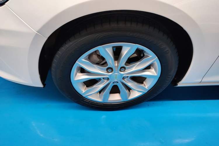Used Chevrolet Malibu XL 2022 535T Automatic Sport Edition Left Front Wheel Hub