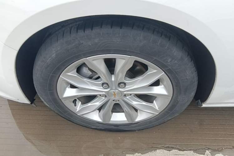 Used Chevrolet Malibu XL 2022 535T Automatic Sport Edition Left Front Wheel Hub