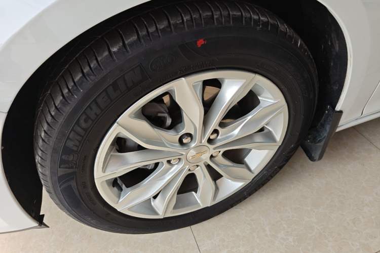 Used Chevrolet Malibu XL 2022 535T Automatic Sport Edition Left Front Wheel Hub