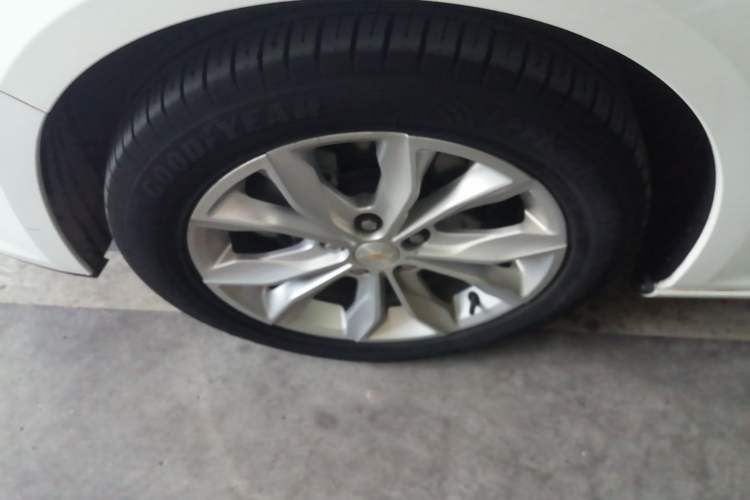 Used Chevrolet Malibu XL 2022 535T Automatic Sport Edition Left Front Wheel Hub