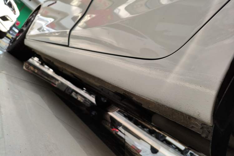 Used Chevrolet Malibu XL 2022 Redline 550T Automatic Sport Edition Left Side Sill